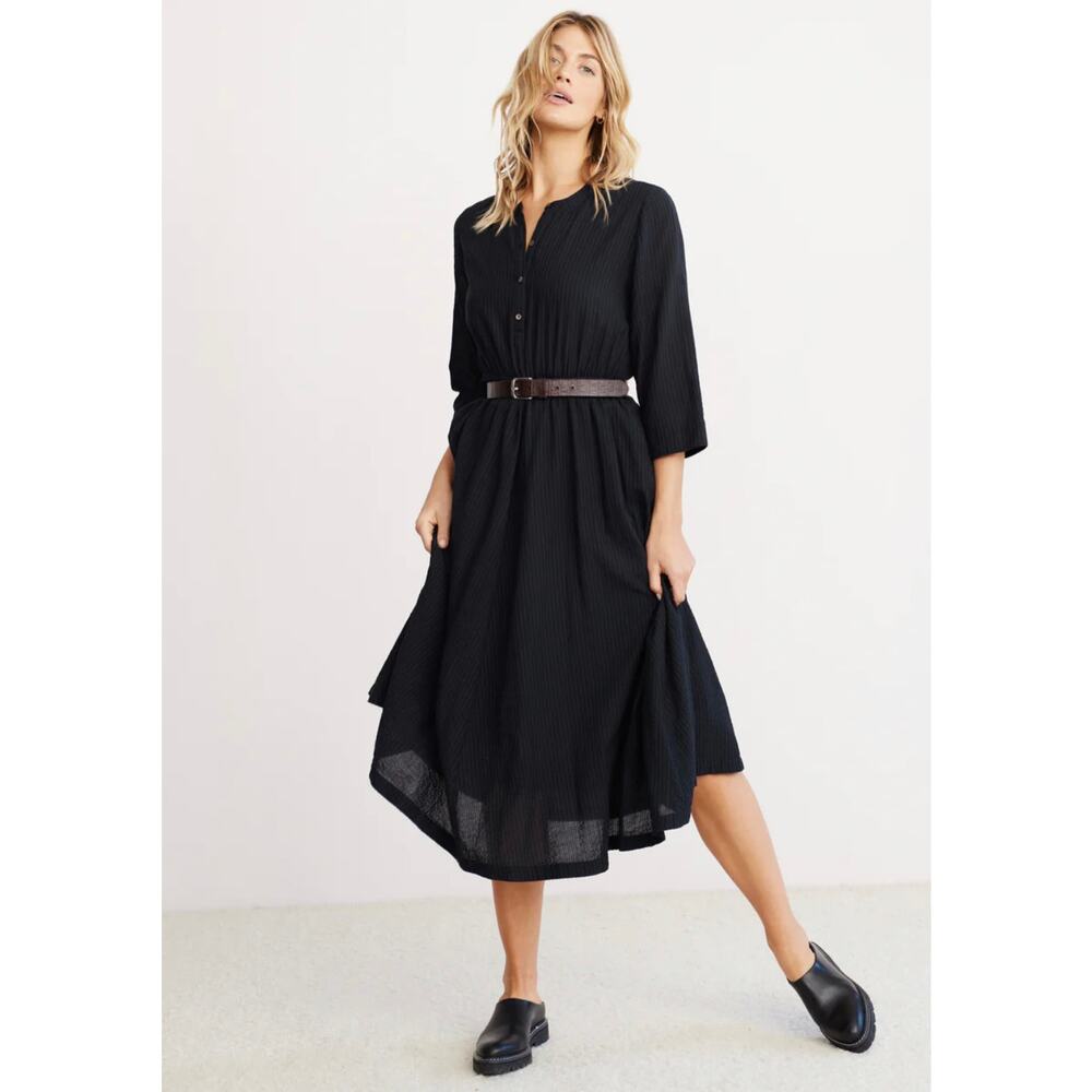 Jenni Kayne s black seersucker midi shirt dress